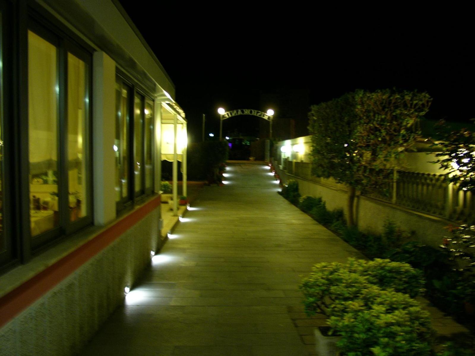Hotel Lido Deiva Marina Exterior foto