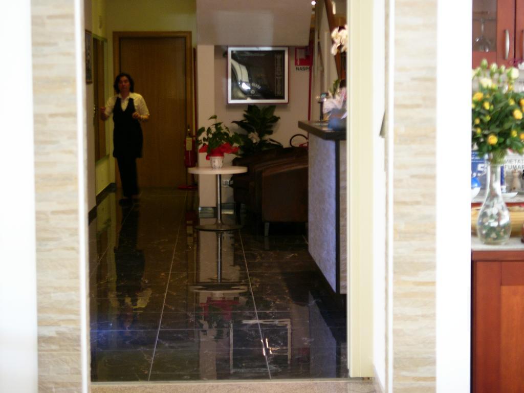 Hotel Lido Deiva Marina Exterior foto